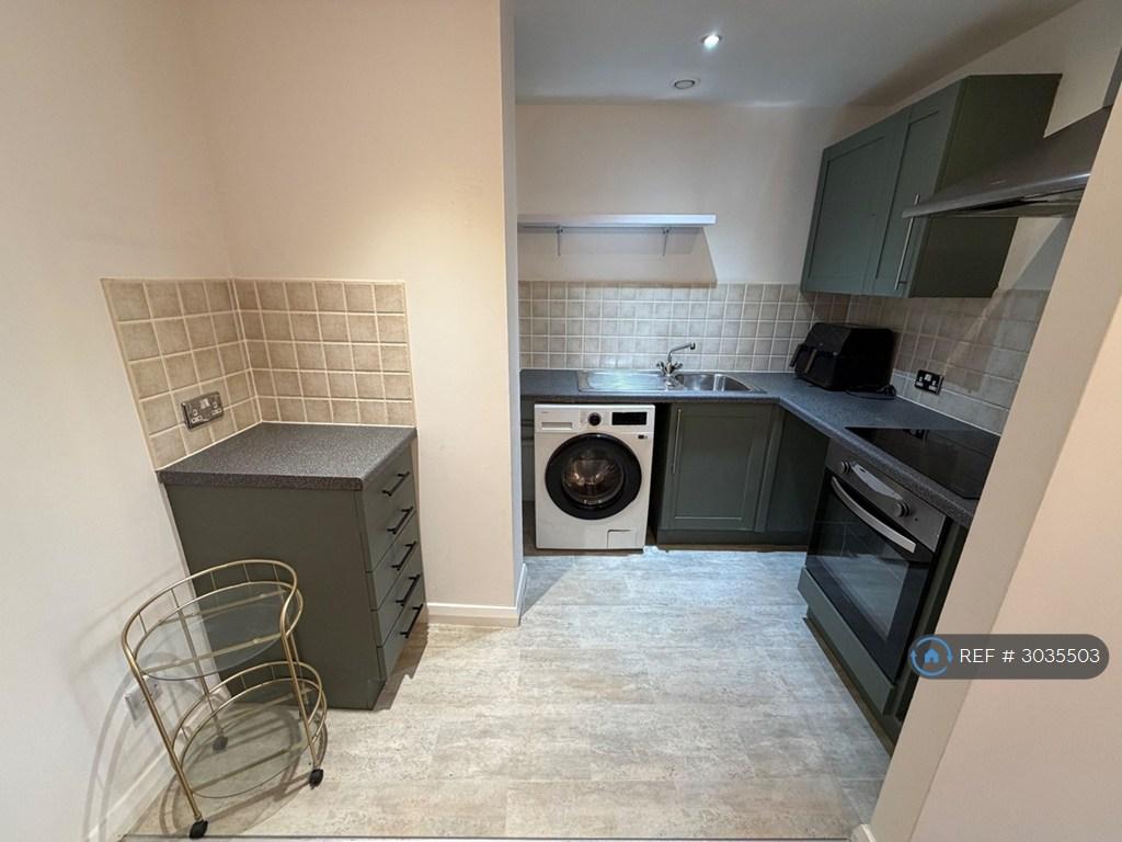 Apartment in Liverpool - More