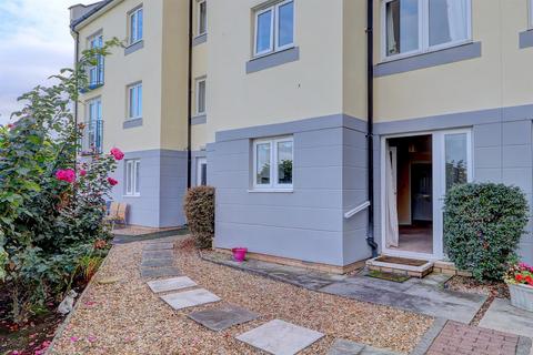 1 bedroom flat for sale, Strand Court, Bideford