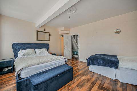 6 bedroom end of terrace house for sale, Westbury Road, Walthamstow, London, E17