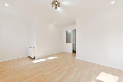 1 bedroom flat to rent, Nimrod Close, UB5, Hayes and Harlington, Northolt, UB5