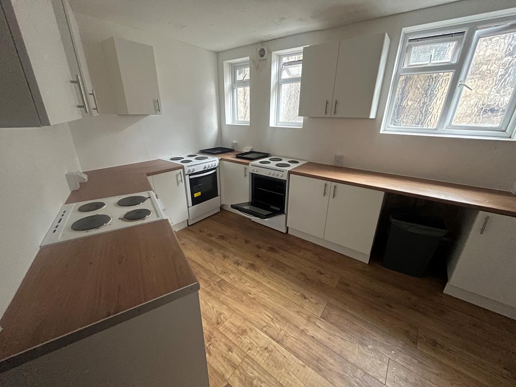 Apartment in BOURNEMOUTH - More