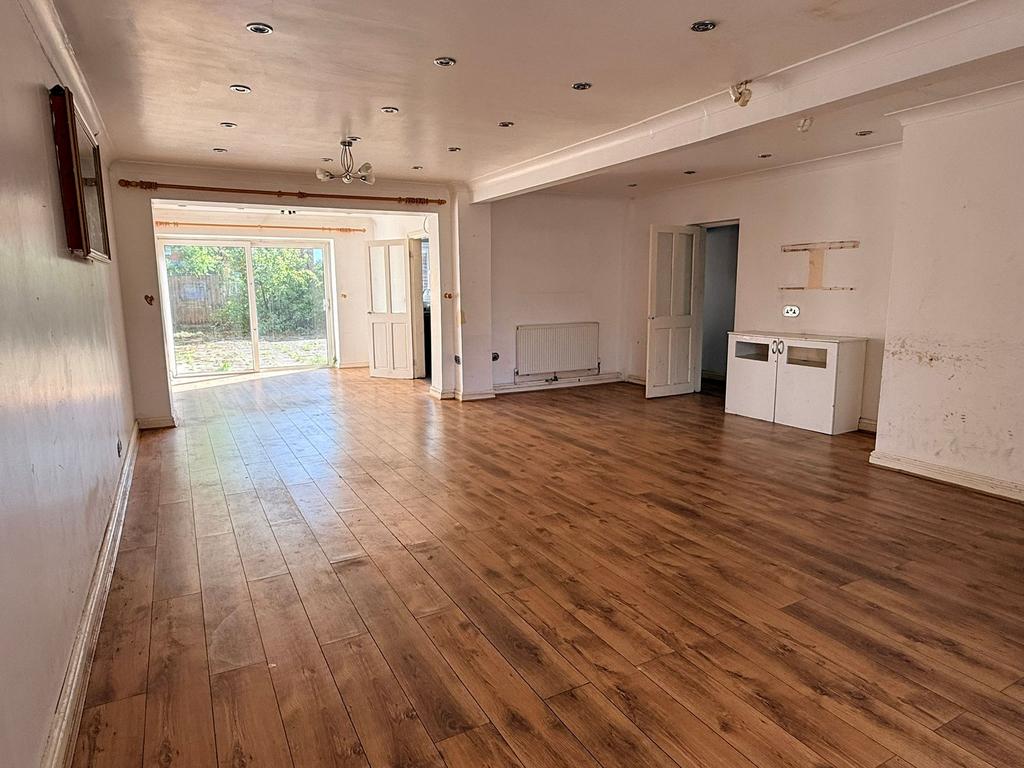 House in Oadby and Wigston, Leicestershire - View 2