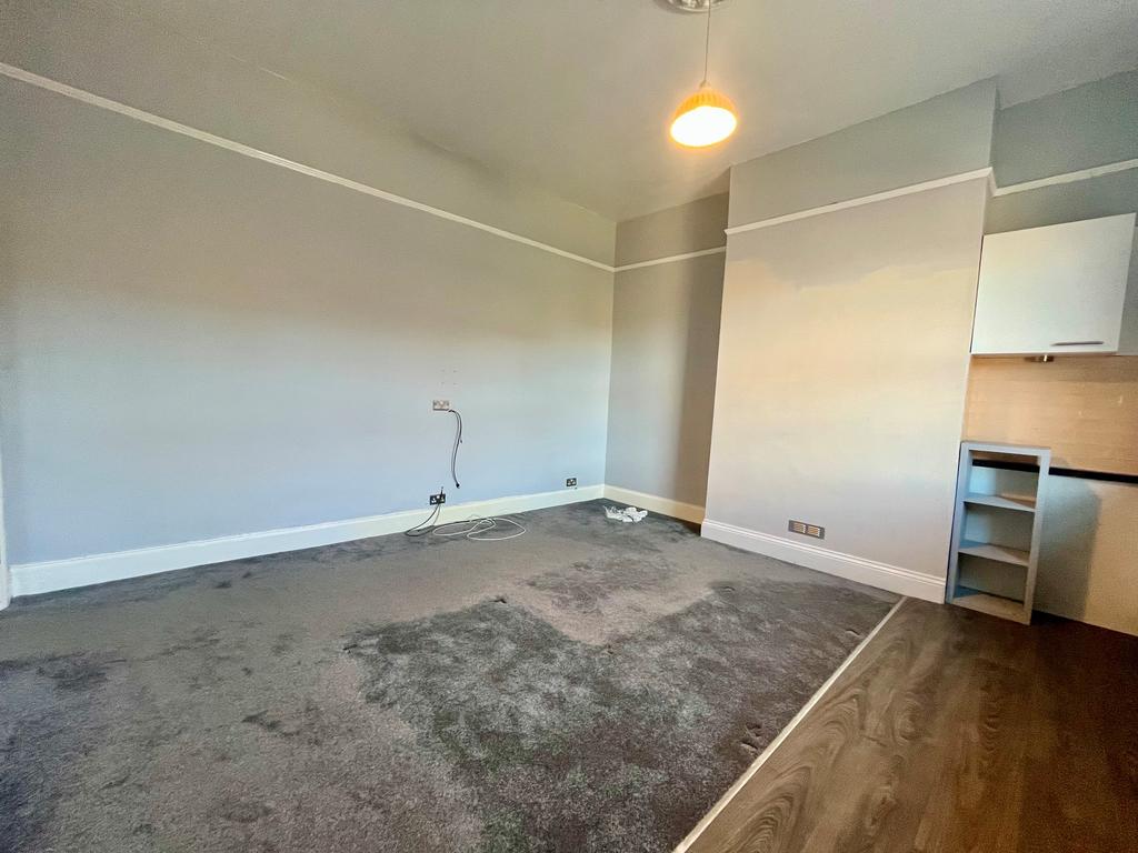 House in LEEDS - View 4