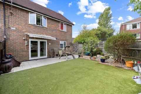1 bedroom apartment for sale, Lion Mead, Haslemere, Surrey, GU27 1LF