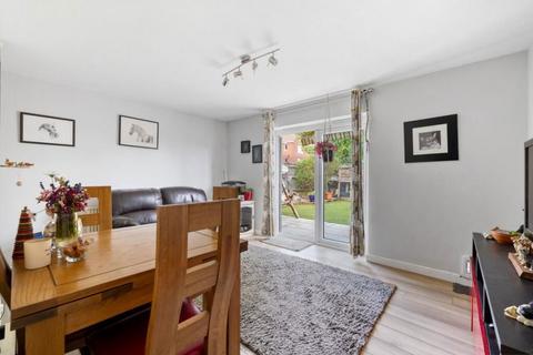 1 bedroom apartment for sale, Lion Mead, Haslemere, Surrey, GU27 1LF