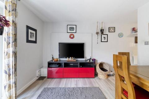 1 bedroom apartment for sale, Lion Mead, Haslemere, Surrey, GU27 1LF