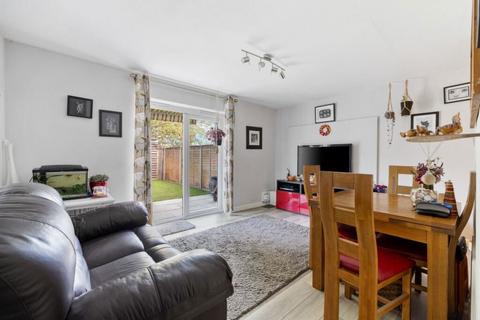 1 bedroom apartment for sale, Lion Mead, Haslemere, Surrey, GU27 1LF