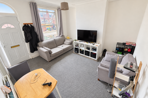 4 bedroom terraced house to rent, Beechwood Terrace, Leeds, LS4 2NG