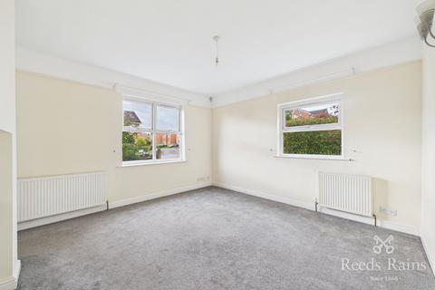 3 bedroom detached house to rent, Wood Lane, Sheffield S6