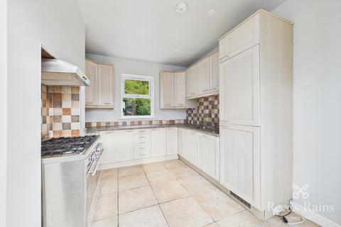 3 bedroom detached house to rent, Wood Lane, Sheffield S6