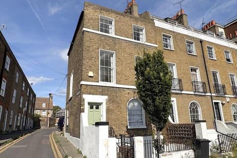 3 bedroom maisonette for sale, Milton Place, Gravesend