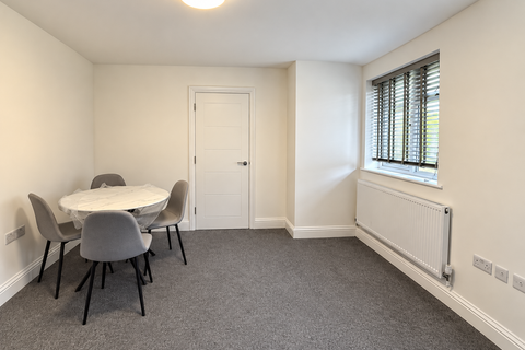 3 bedroom flat to rent, Old Ruislip Road, Northolt UB5