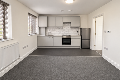 3 bedroom flat to rent, Old Ruislip Road, Northolt UB5