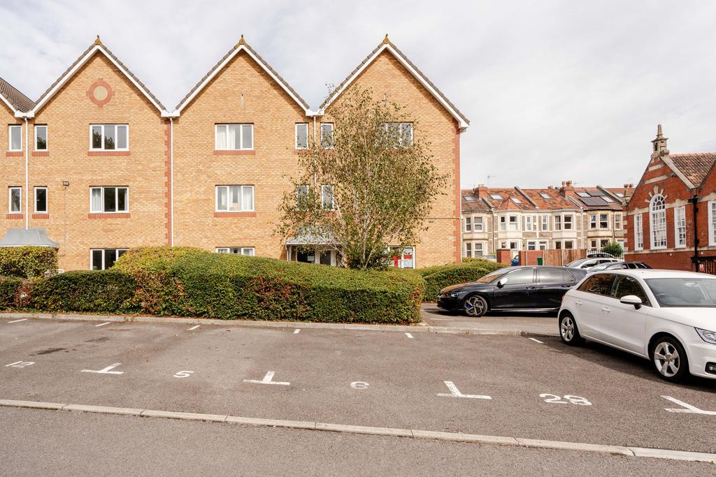 Apartment in Bristol - View 2