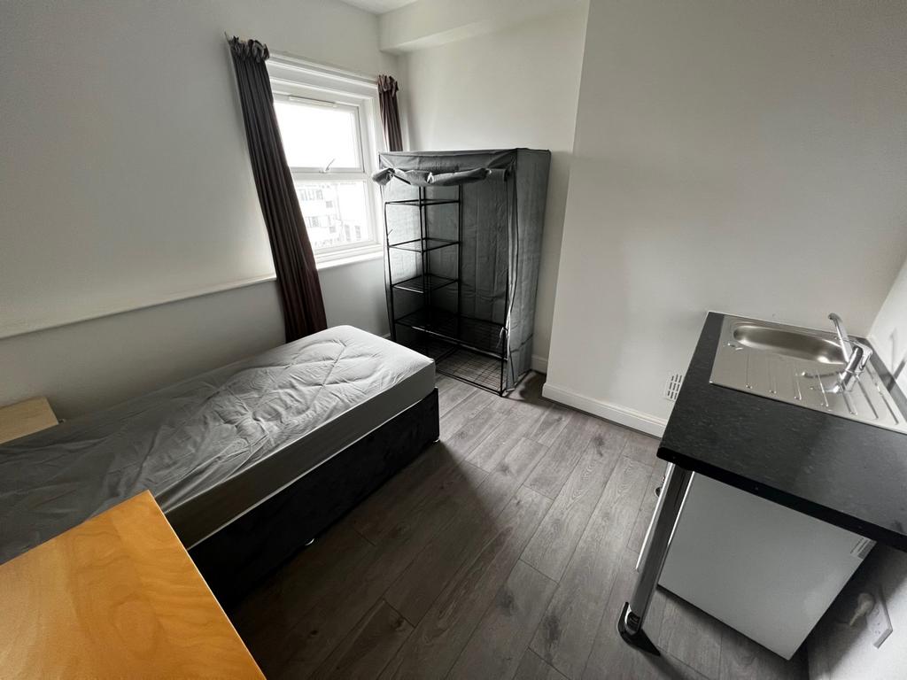 Apartment in BOURNEMOUTH - View 5