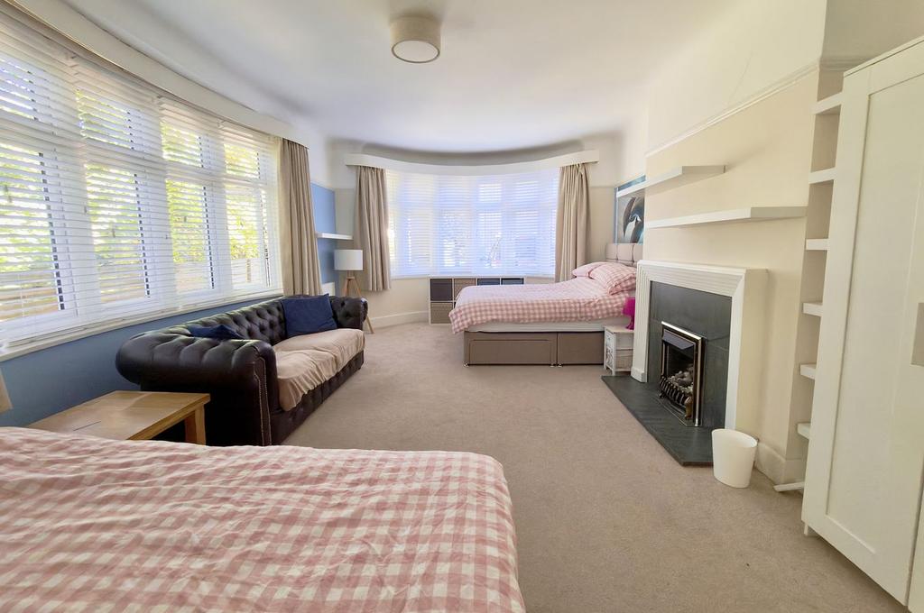 Apartment in Bournemouth - More