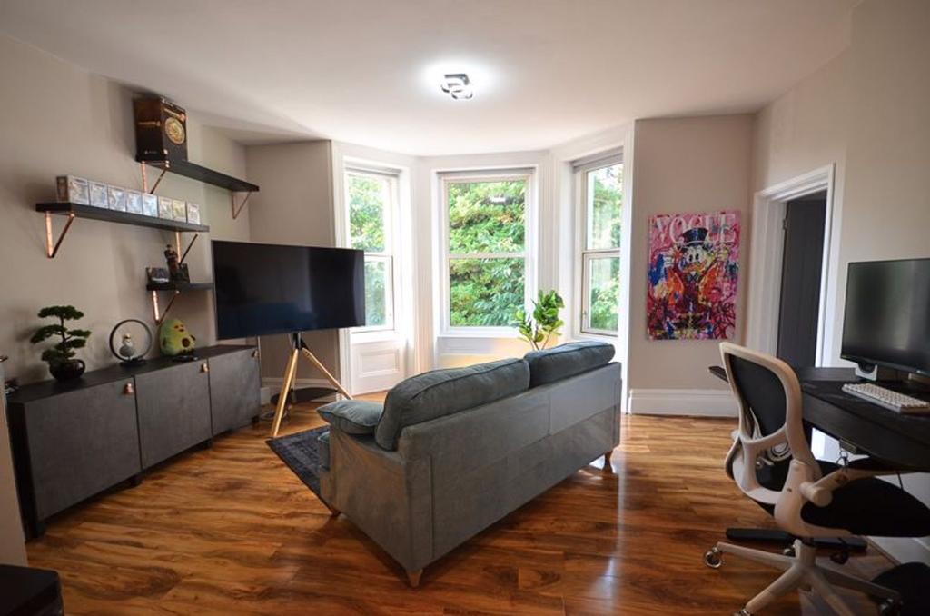 Apartment in Bournemouth, Charminster - View 2