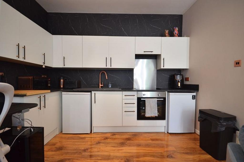 Apartment in Bournemouth, Charminster - View 3
