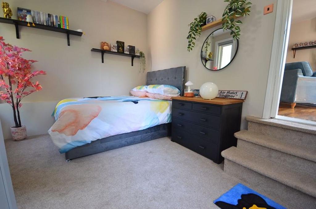 Apartment in Bournemouth, Charminster - View 4