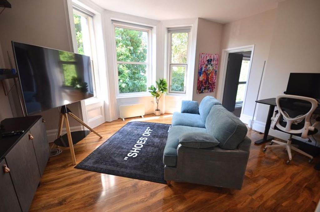 Apartment in Bournemouth, Charminster - View 5