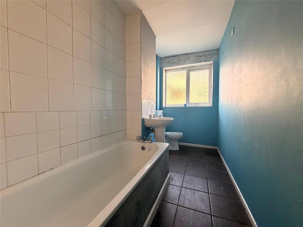 Apartment in Liverpool - More