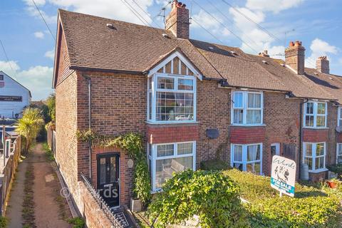 3 bedroom end of terrace house for sale, Station Road, Tenterden TN30