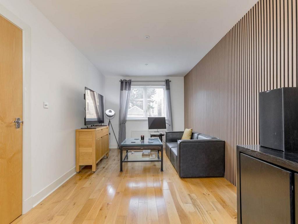 Apartment in Edinburgh - View 2