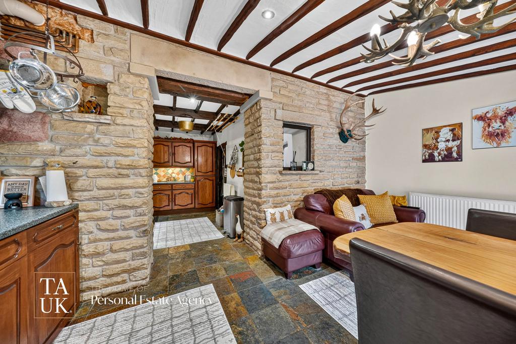 House in High Peak, Chapel-en-le-Frith - View 2