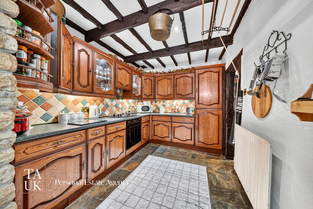 House in High Peak, Chapel-en-le-Frith - View 4