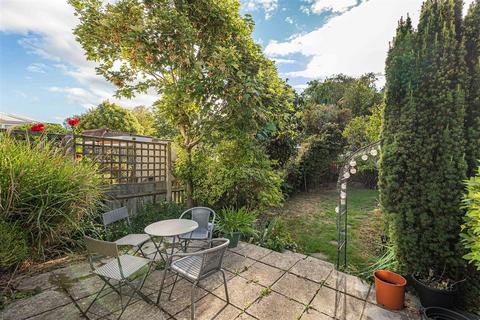 3 bedroom terraced house for sale, Kew Crescent, Sutton SM3