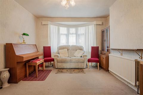 3 bedroom terraced house for sale, Kew Crescent, Sutton SM3