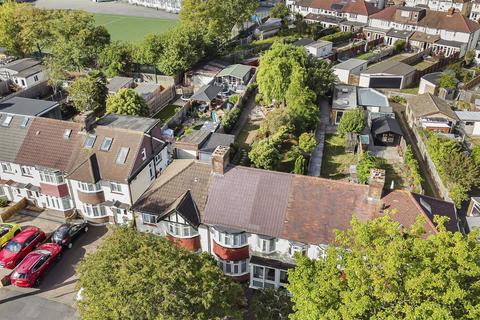3 bedroom terraced house for sale, Kew Crescent, Sutton SM3