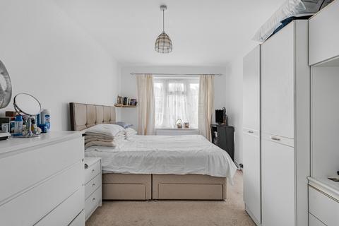 2 bedroom maisonette for sale, Lawrence Road, London, SE25