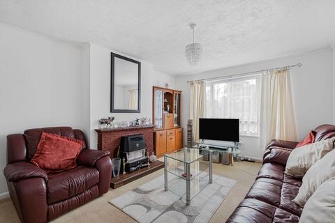 2 bedroom maisonette for sale, Lawrence Road, London, SE25