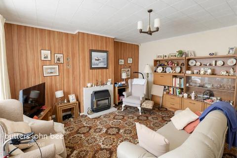 3 bedroom semi-detached house for sale, Christleton Avenue, Crewe