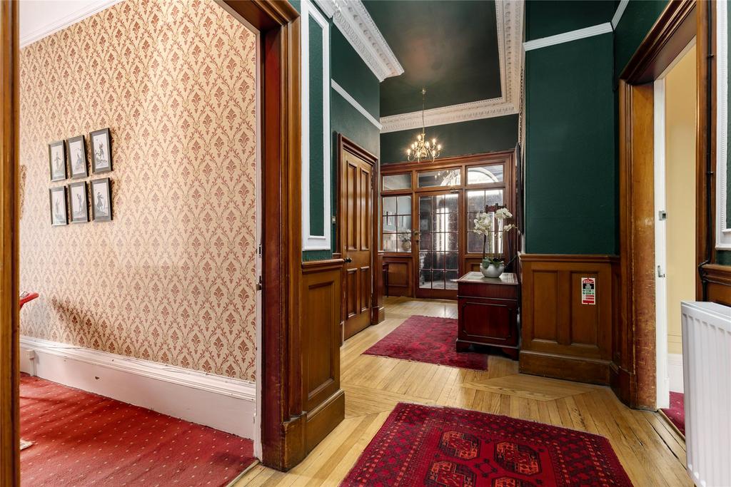Apartment in Edinburgh - More