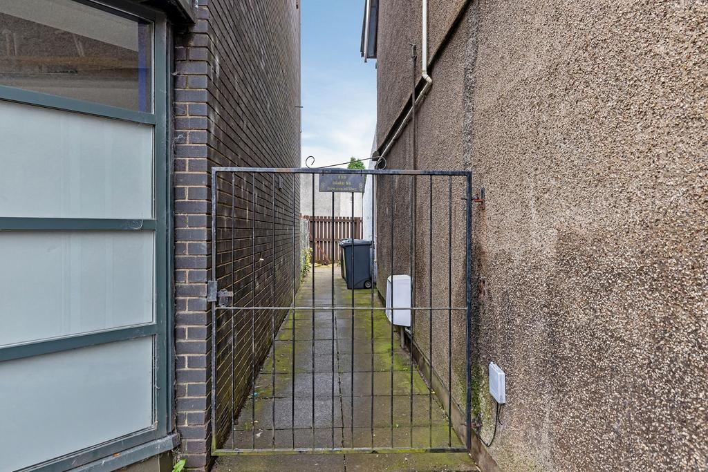 Apartment in Glasgow - View 2