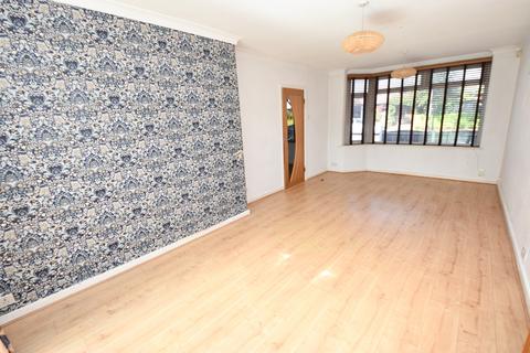 3 bedroom semi-detached house to rent, Bradfield Road, Urmston, M41