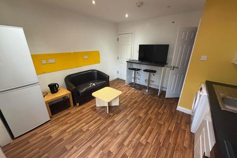 1 bedroom in a house share to rent, Welford Street, Salford