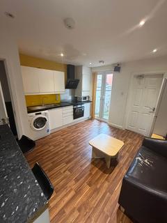 1 bedroom in a house share to rent, Welford Street, Salford