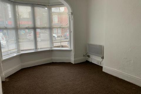 1 bedroom ground floor flat to rent, Bloxwich Road, Walsall WS3