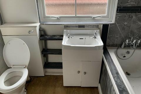 1 bedroom ground floor flat to rent, Bloxwich Road, Walsall WS3
