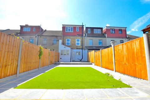 5 bedroom terraced house to rent, Khartoum Road, Ilford, IG1