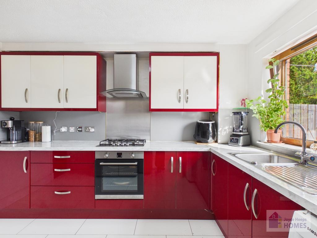 House in Newlandsmuir, East Kilbride - More
