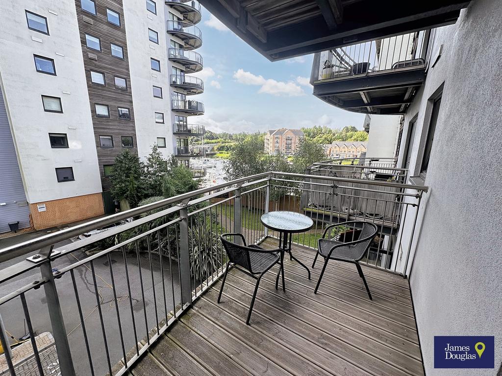 Apartment in Cardiff Bay - View 2