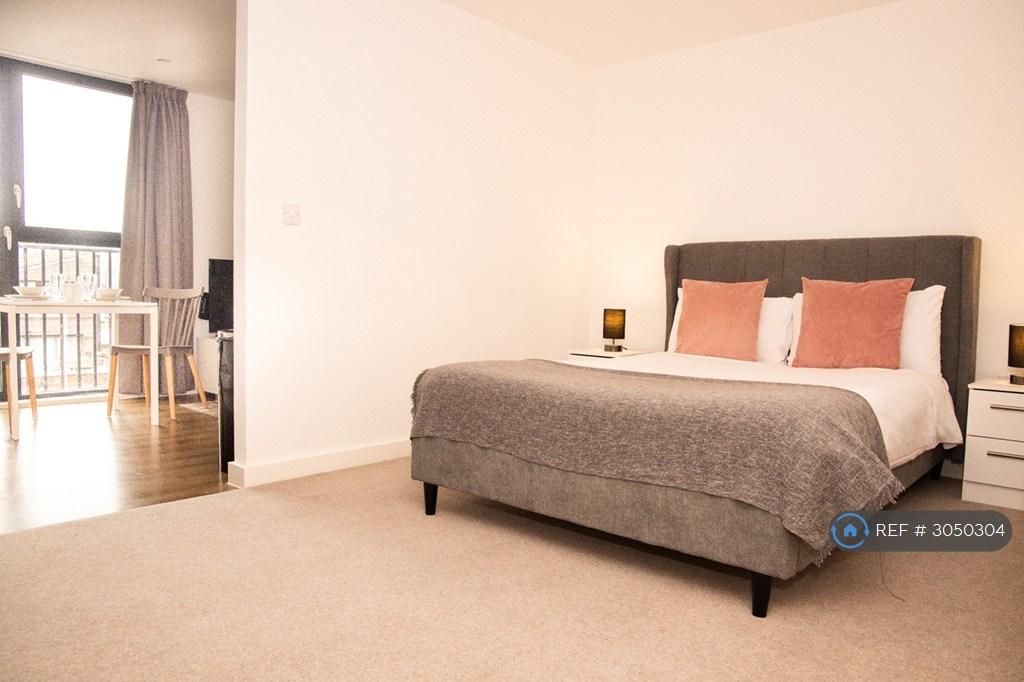 Apartment in Liverpool - View 3
