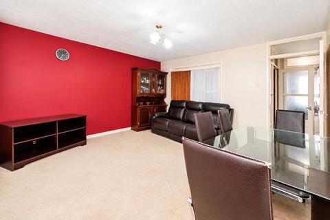 3 bedroom flat for sale, Lawrence Avenue, Manor Park, London, E12