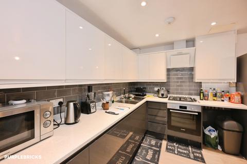 1 bedroom flat for sale, High Street, Waltham Cross, EN8