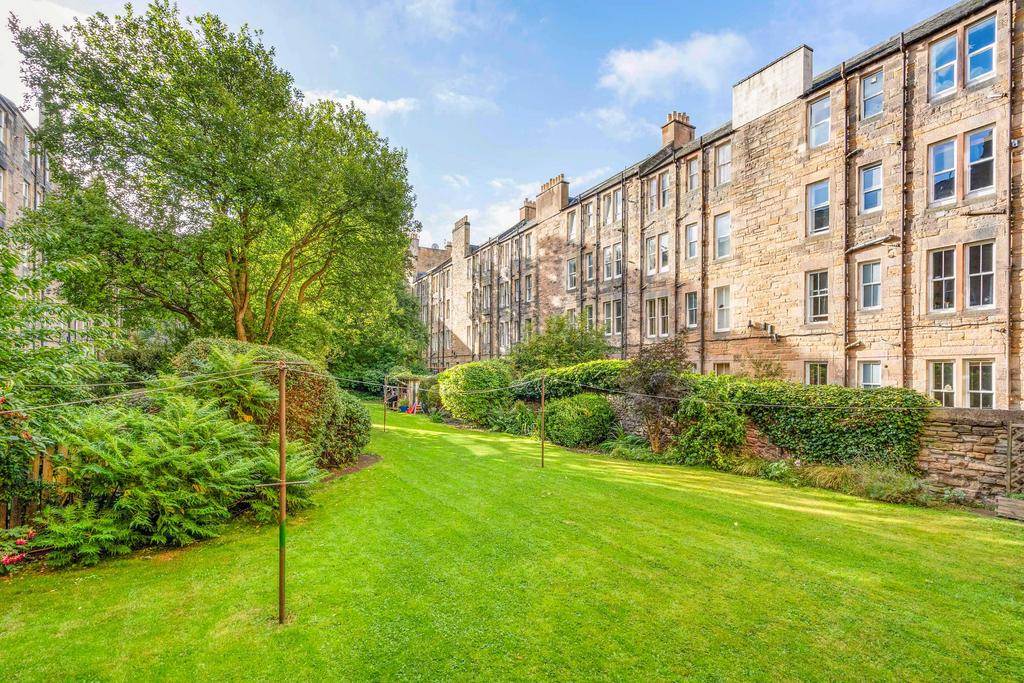 Apartment in EDINBURGH - View 3