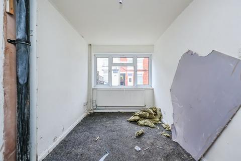 3 bedroom end of terrace house for sale, Fishers Street, Kirkby-In-Ashfield, Nottingham